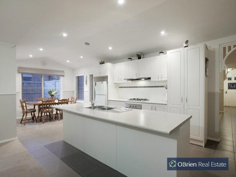 45 Thunderbolt Drive, Cranbourne East VIC 3977