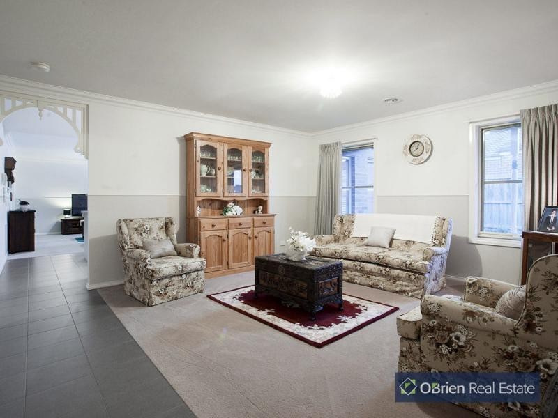 45 Thunderbolt Drive, Cranbourne East VIC 3977