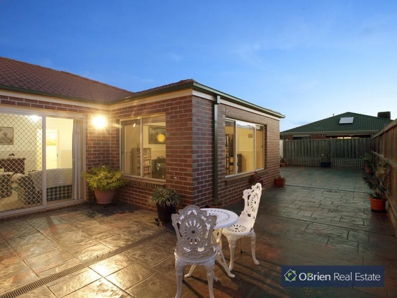 45 Thunderbolt Drive, Cranbourne East VIC 3977