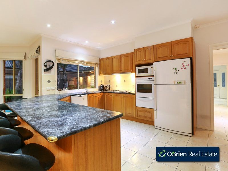 35 Eucumbene Drive, Berwick VIC 3806