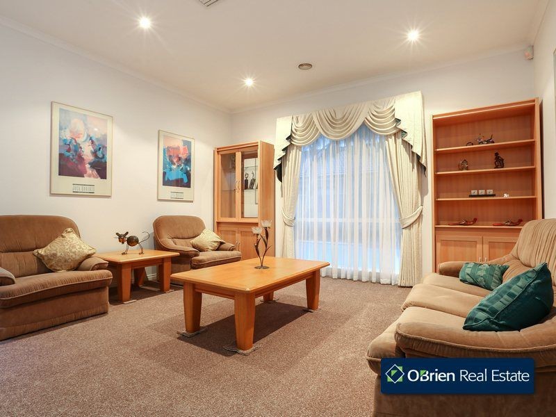 35 Eucumbene Drive, Berwick VIC 3806