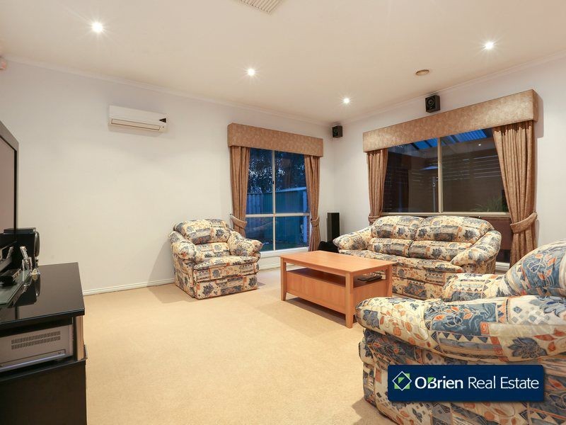 35 Eucumbene Drive, Berwick VIC 3806