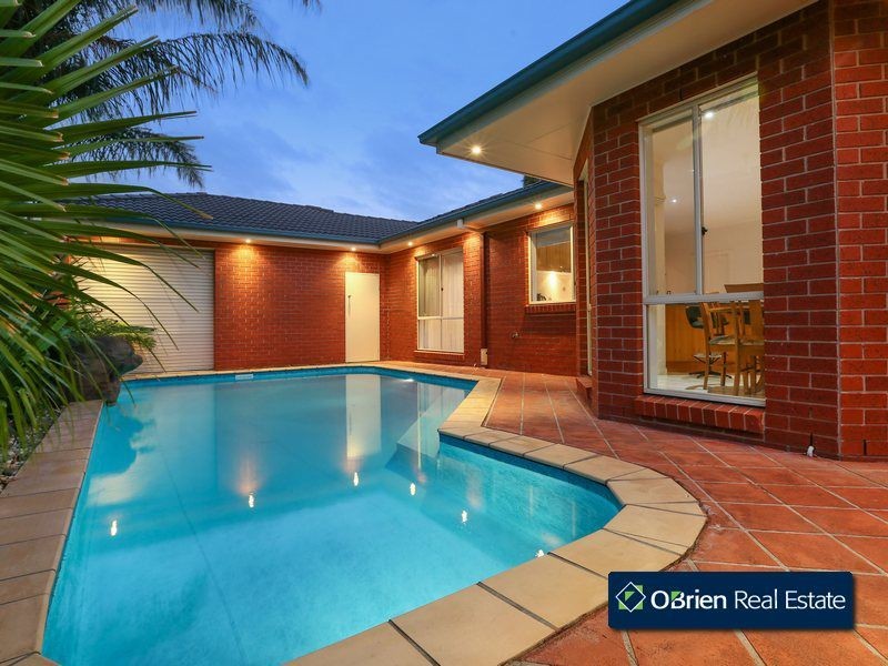 35 Eucumbene Drive, Berwick VIC 3806