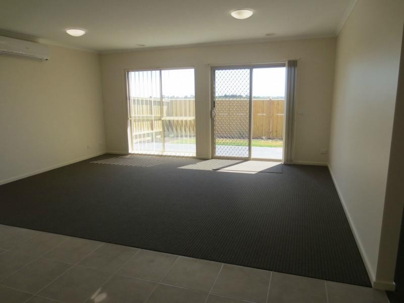 7 Hemmingway Grove, Cranbourne West VIC 3977