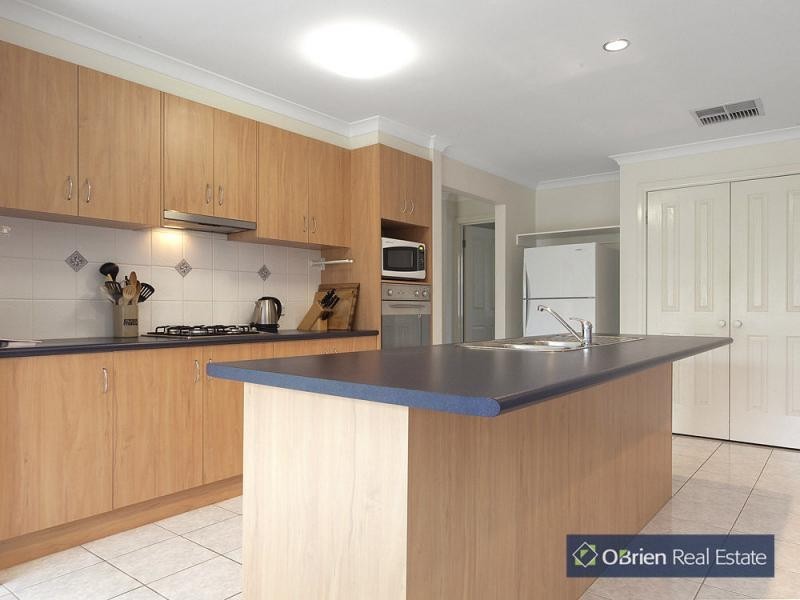 6 Vezelay Court, Narre Warren South VIC 3805