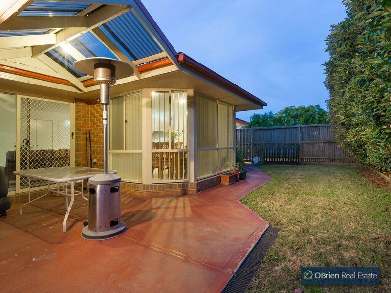 25 Glenmaggie Close, Berwick VIC 3806
