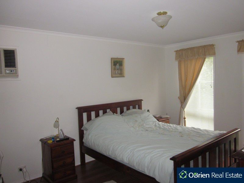 5 Millgrove Way, Berwick VIC 3806