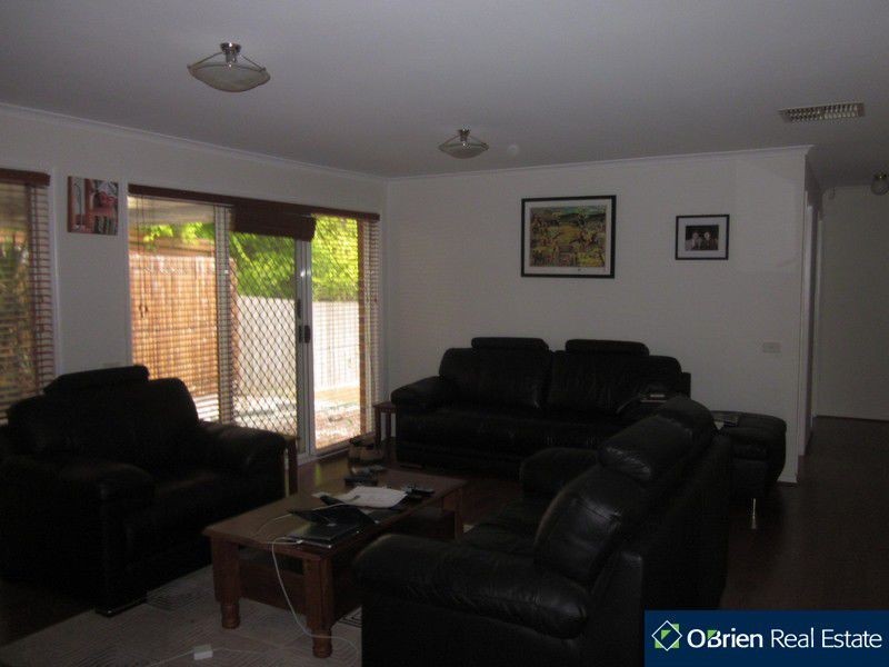 5 Millgrove Way, Berwick VIC 3806