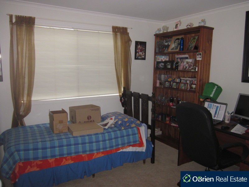 5 Millgrove Way, Berwick VIC 3806