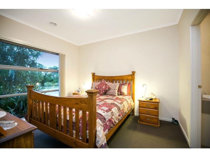 14 Kosta Boda Boulevard, Pakenham VIC 3810