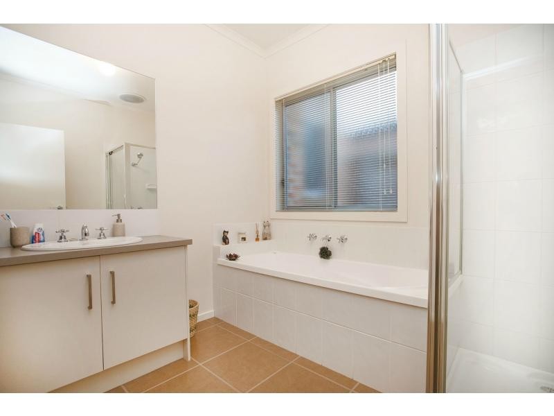 14 Kosta Boda Boulevard, Pakenham VIC 3810