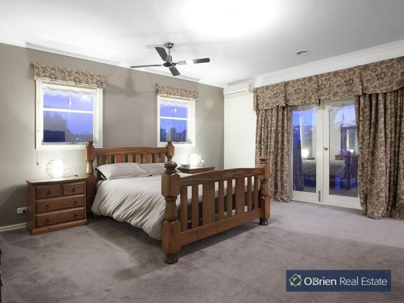 48 Fieldstone Boulevard, Beaconsfield VIC 3807