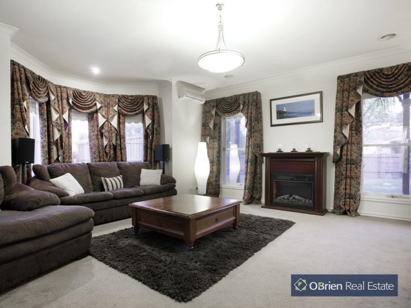 48 Fieldstone Boulevard, Beaconsfield VIC 3807