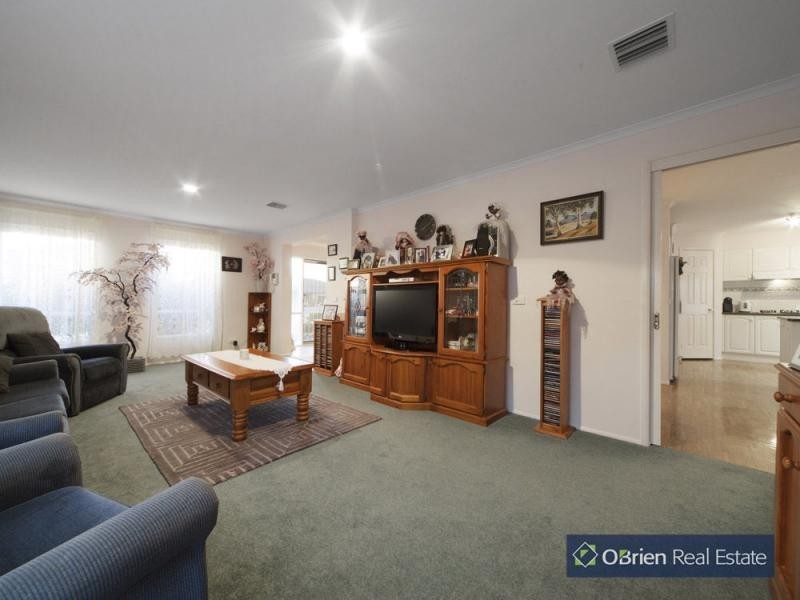 25 Beethoven Drive, Narre Warren South VIC 3805