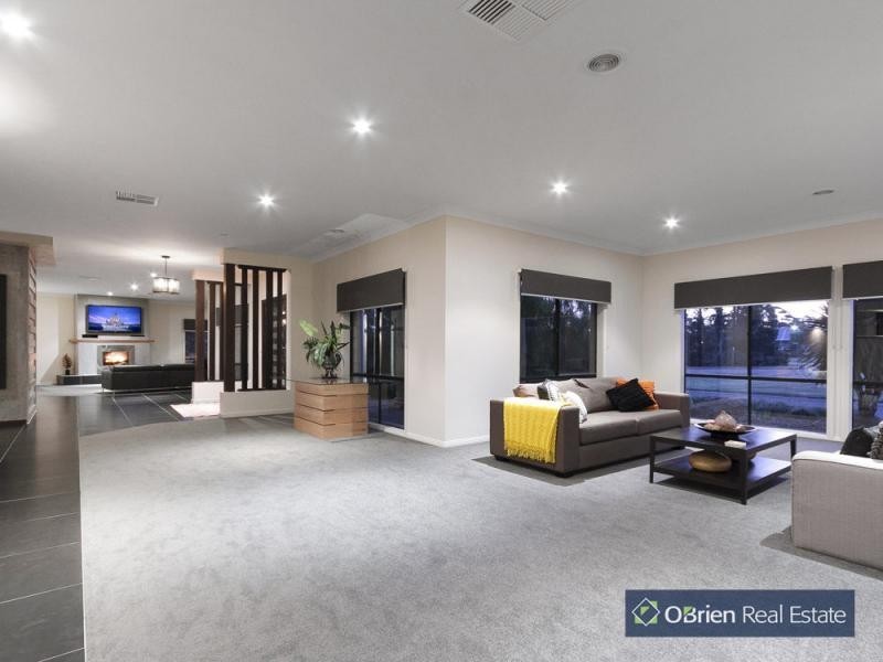 6-8 Lakes Boulevard, Pearcedale VIC 3912