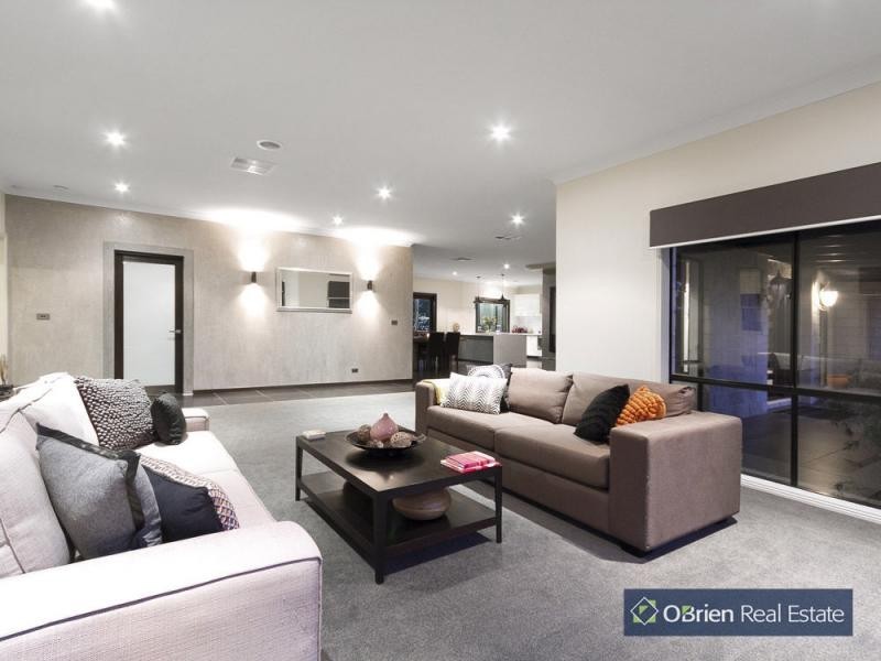 6-8 Lakes Boulevard, Pearcedale VIC 3912