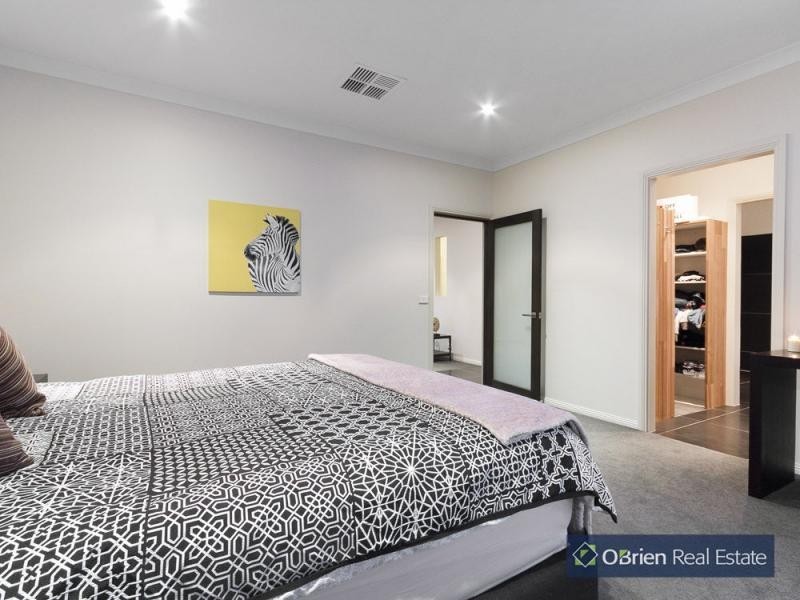 6-8 Lakes Boulevard, Pearcedale VIC 3912
