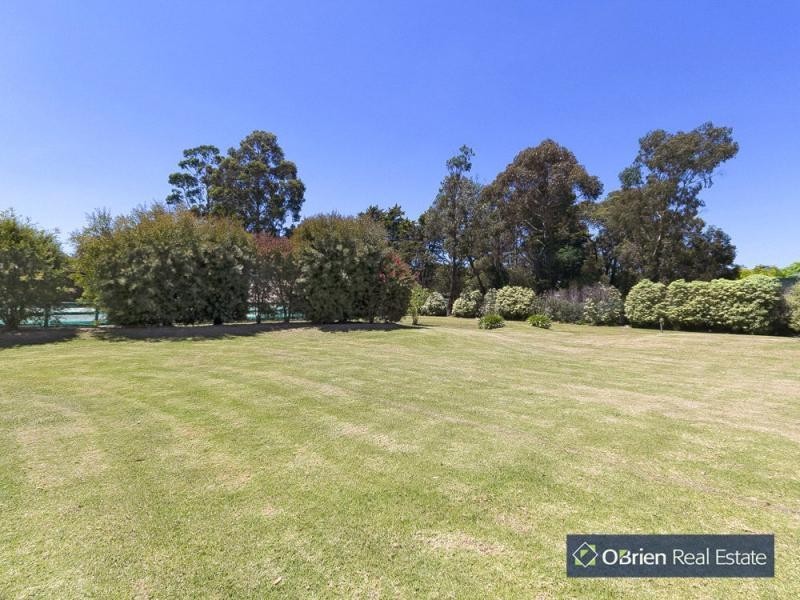 6-8 Lakes Boulevard, Pearcedale VIC 3912