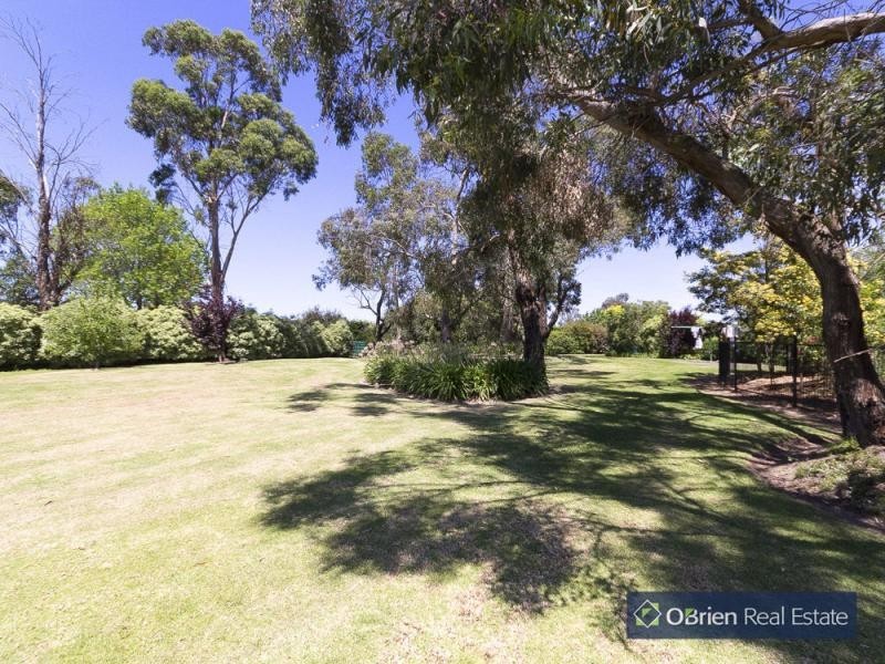 6-8 Lakes Boulevard, Pearcedale VIC 3912