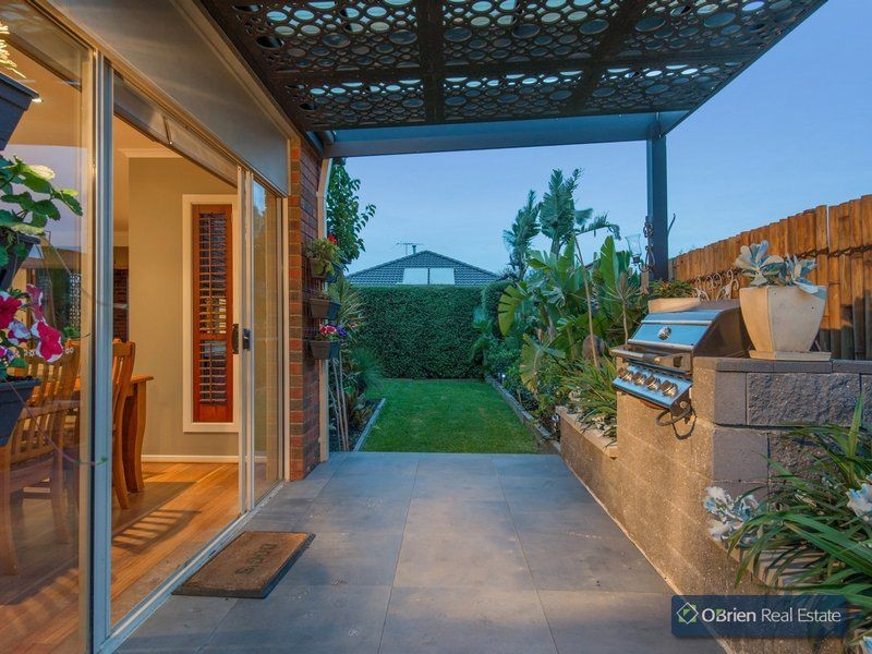 17 Norwich Drive, Berwick VIC 3806