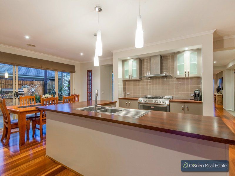 17 Norwich Drive, Berwick VIC 3806