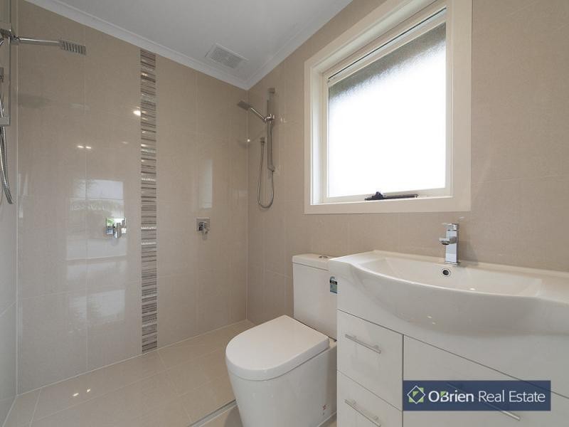 18 Coledale Close, Endeavour Hills VIC 3802