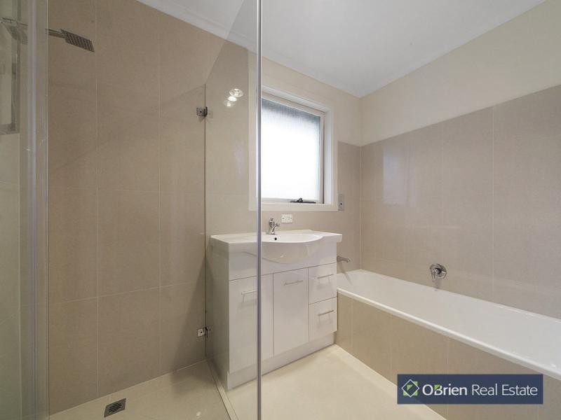 18 Coledale Close, Endeavour Hills VIC 3802