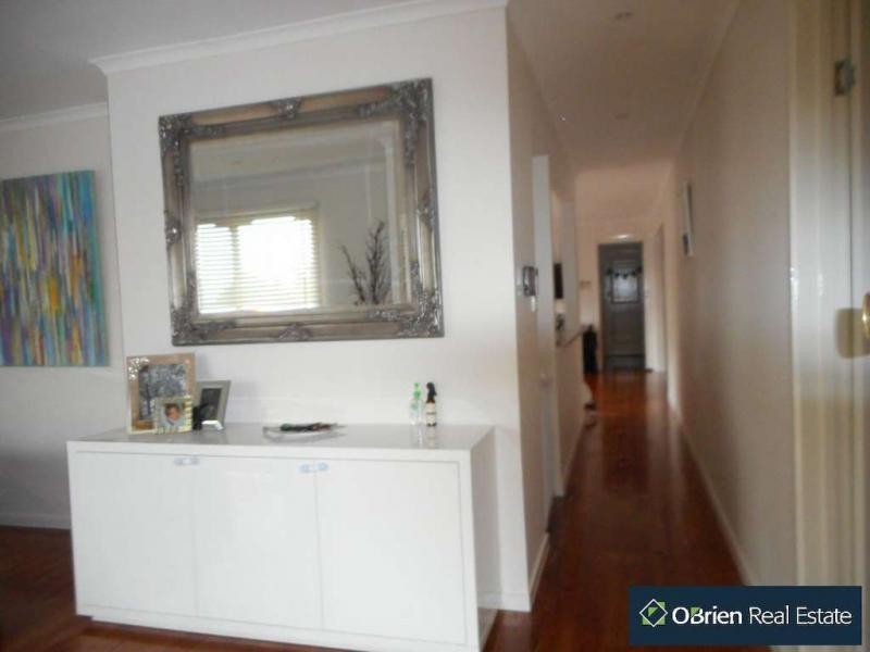 12 Sutherland Court, Endeavour Hills VIC 3802