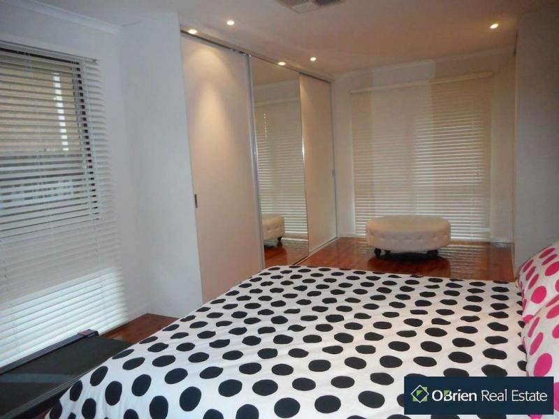12 Sutherland Court, Endeavour Hills VIC 3802