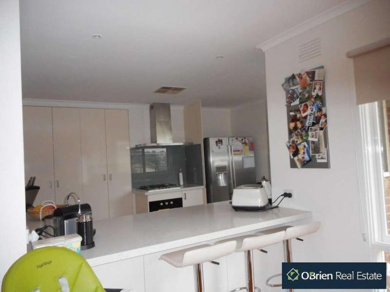 12 Sutherland Court, Endeavour Hills VIC 3802