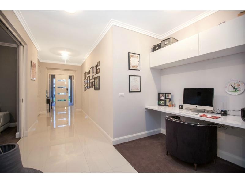 13 Whiteley Way, Pakenham VIC 3810