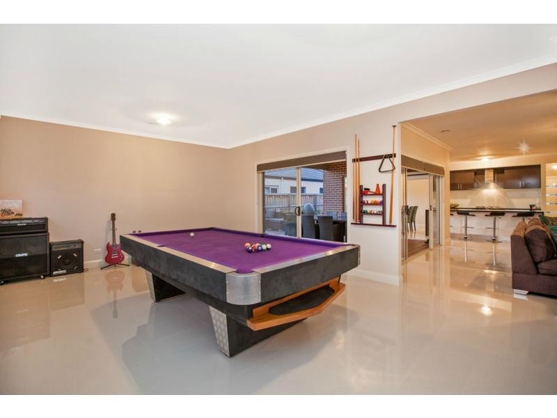 13 Whiteley Way, Pakenham VIC 3810