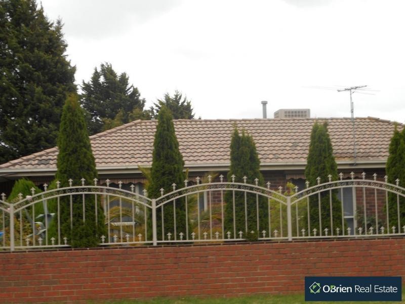 32 Girvan Circuit, Endeavour Hills VIC 3802