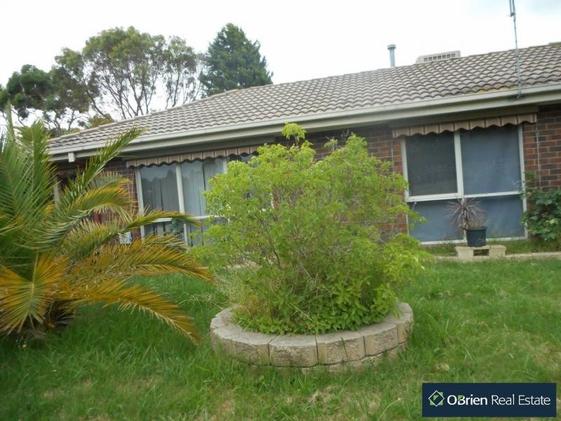 32 Girvan Circuit, Endeavour Hills VIC 3802