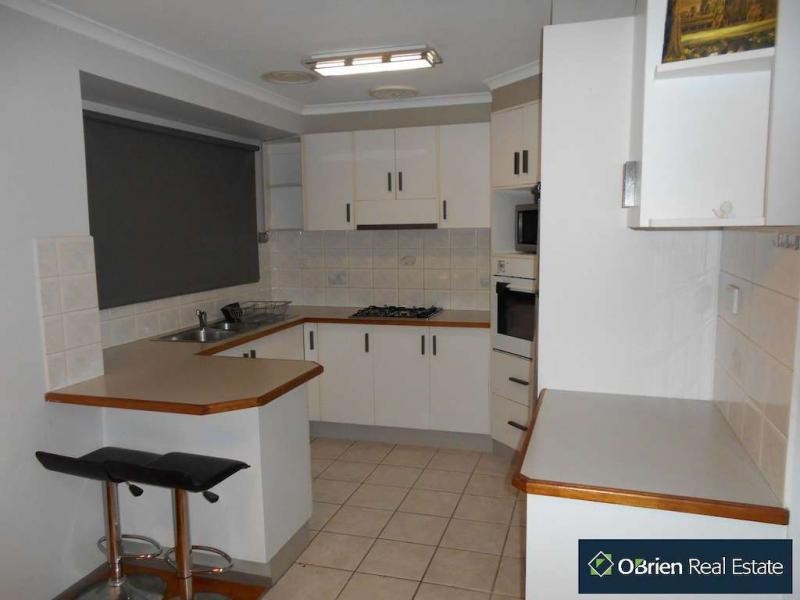 32 Girvan Circuit, Endeavour Hills VIC 3802