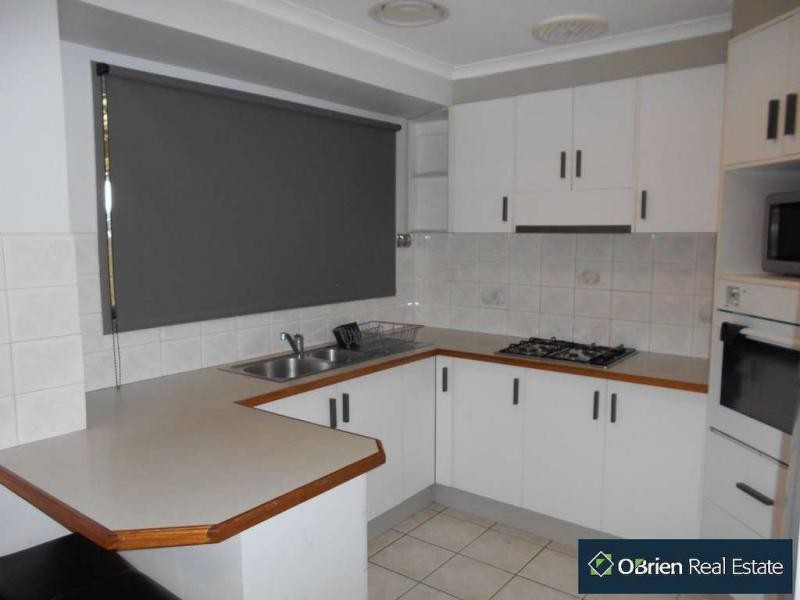 32 Girvan Circuit, Endeavour Hills VIC 3802