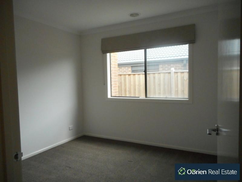 8 Hill Farm, Clyde VIC 3978