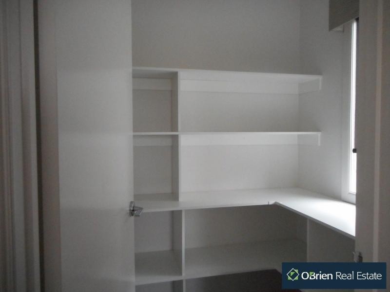 8 Hill Farm, Clyde VIC 3978