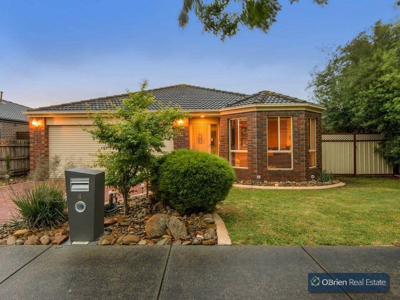 4 Ernest Crescent, Narre Warren South VIC 3805
