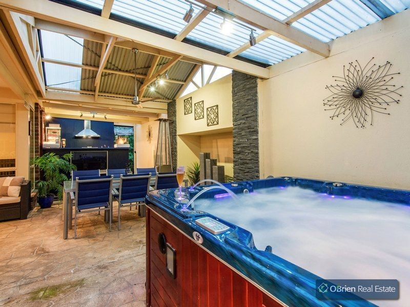 4 Ernest Crescent, Narre Warren South VIC 3805