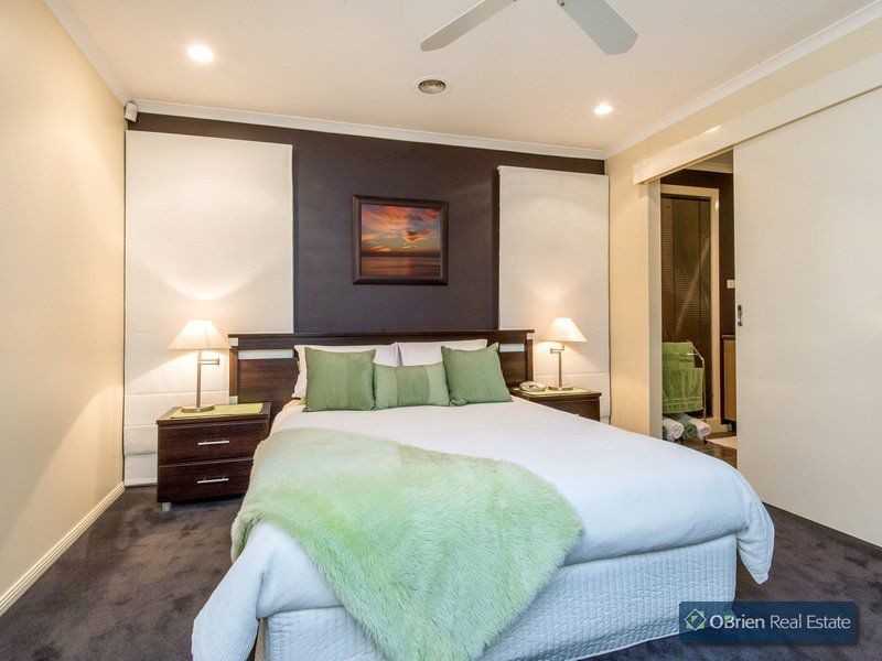 4 Ernest Crescent, Narre Warren South VIC 3805