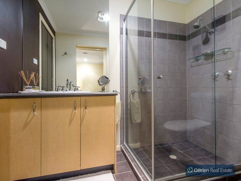 4 Ernest Crescent, Narre Warren South VIC 3805