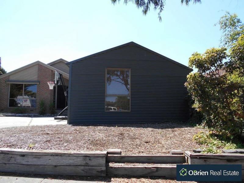 12 Rupertswood Drive, Narre Warren South VIC 3805