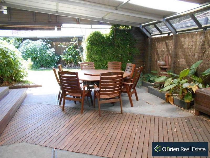 12 Rupertswood Drive, Narre Warren South VIC 3805