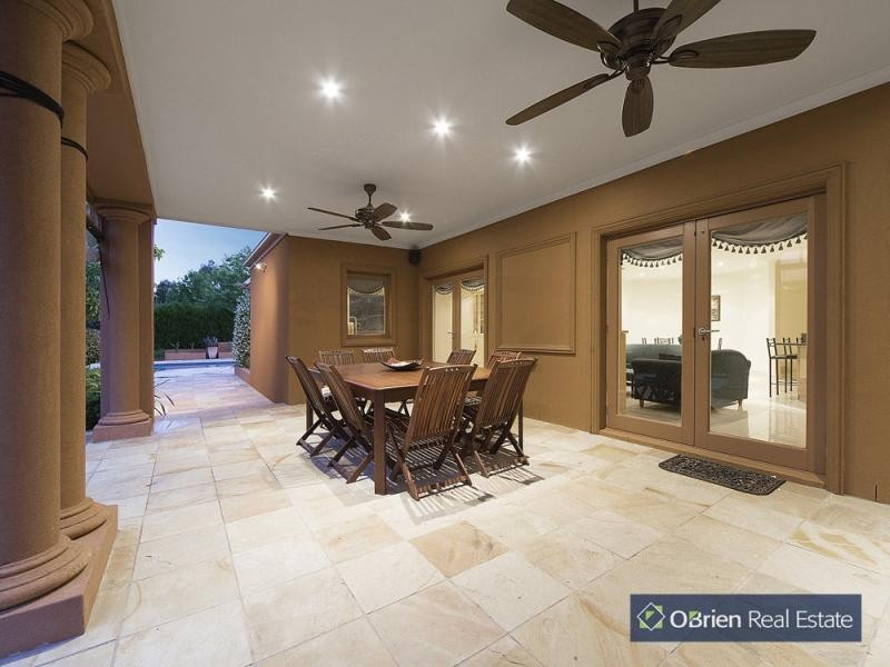 2 Sunnybank Close, Lysterfield South VIC 3156