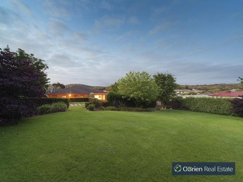 2 Sunnybank Close, Lysterfield South VIC 3156