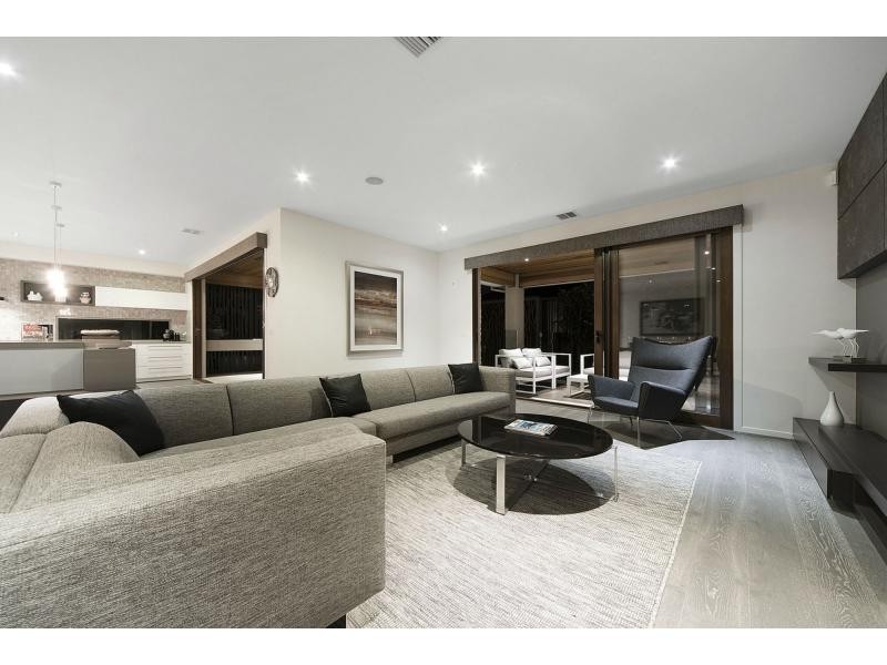 18 Percheron Way, Clyde North VIC 3978