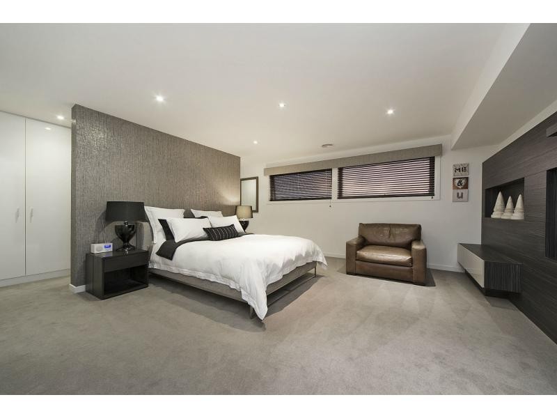 18 Percheron Way, Clyde North VIC 3978