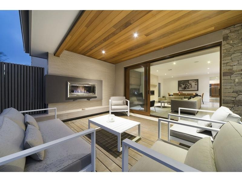 18 Percheron Way, Clyde North VIC 3978