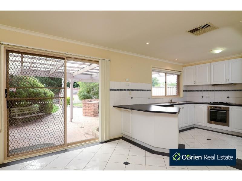 8 Festival Terrace, Berwick VIC 3806